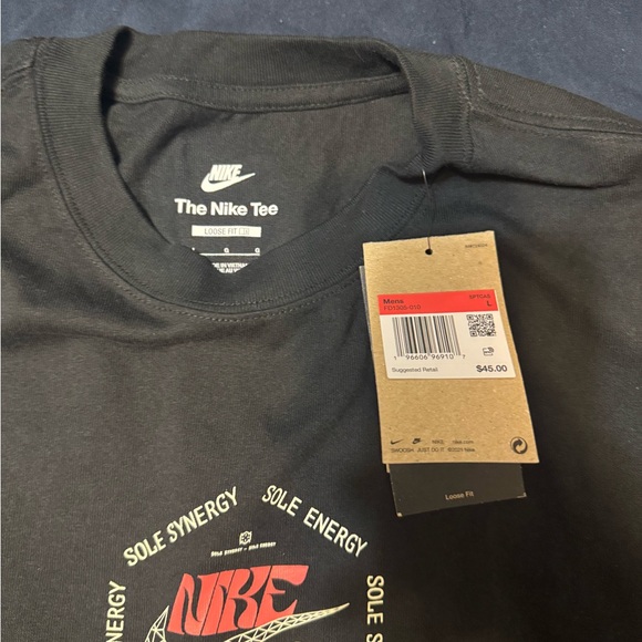 Nike Black and Red Short Sleeve Graphic Tee - Picture 3 of 3